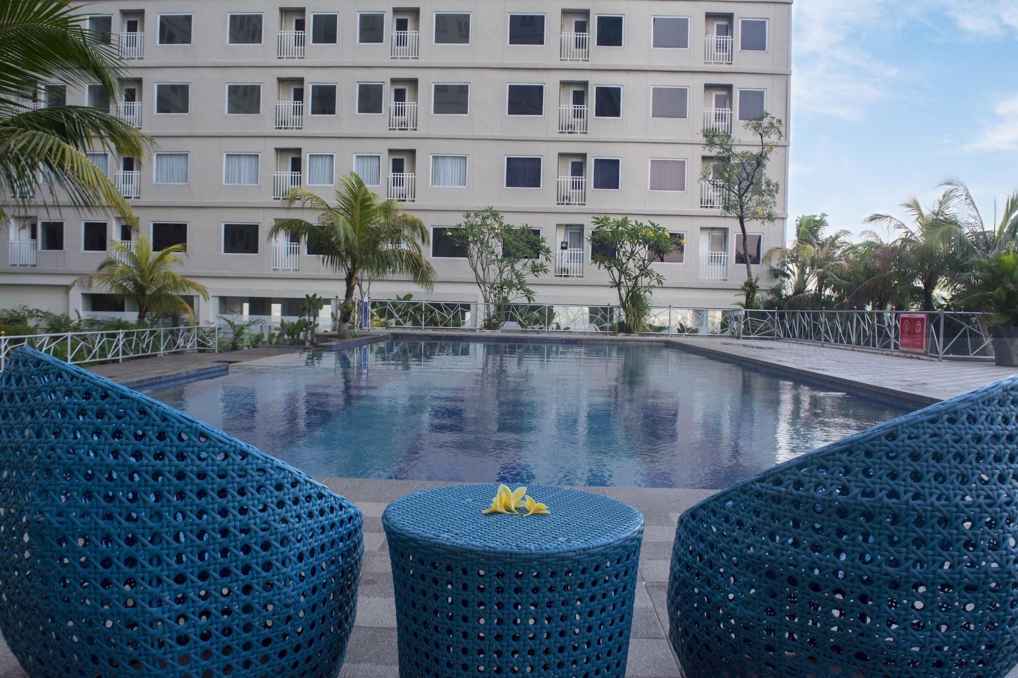Titanium Express Homtel Hotel Джакарта Екстериор снимка