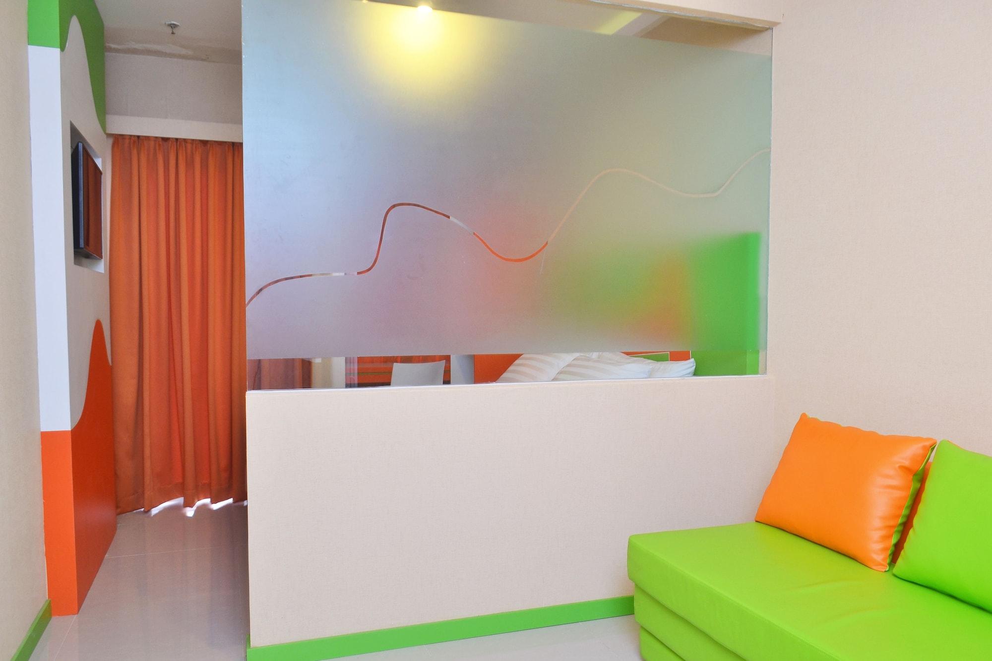 Titanium Express Homtel Hotel Джакарта Екстериор снимка