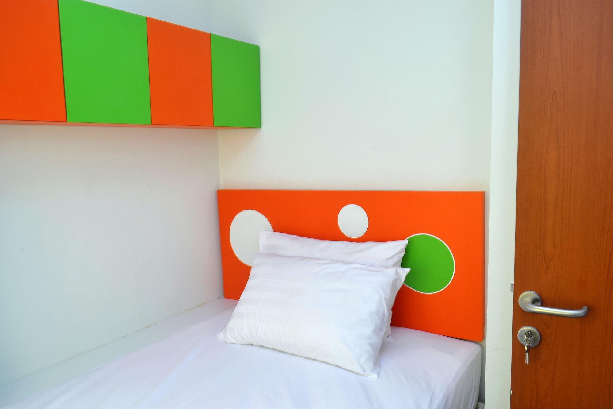 Titanium Express Homtel Hotel Джакарта Екстериор снимка