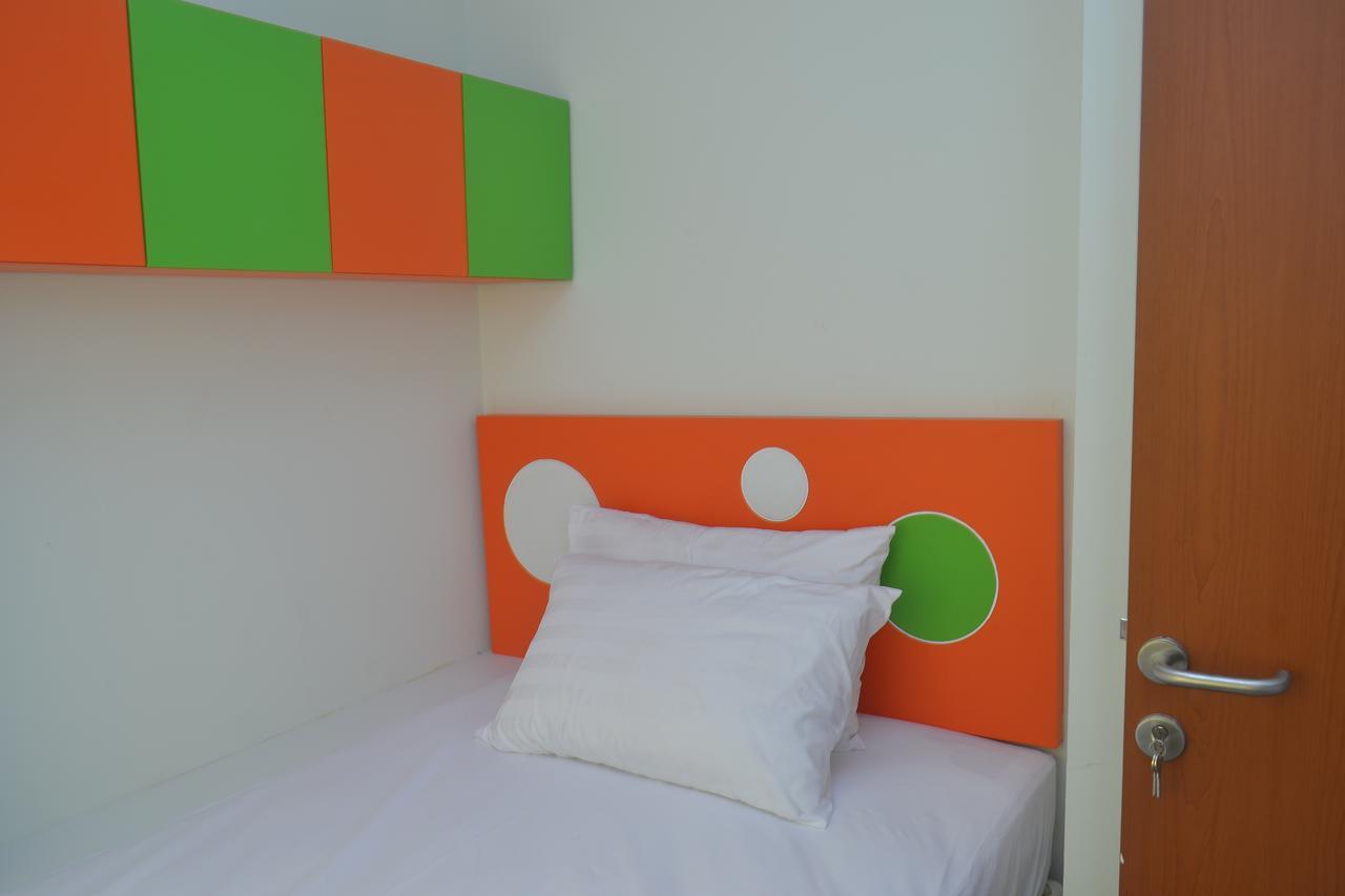 Titanium Express Homtel Hotel Джакарта Екстериор снимка
