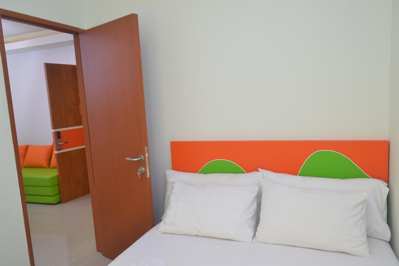 Titanium Express Homtel Hotel Джакарта Екстериор снимка