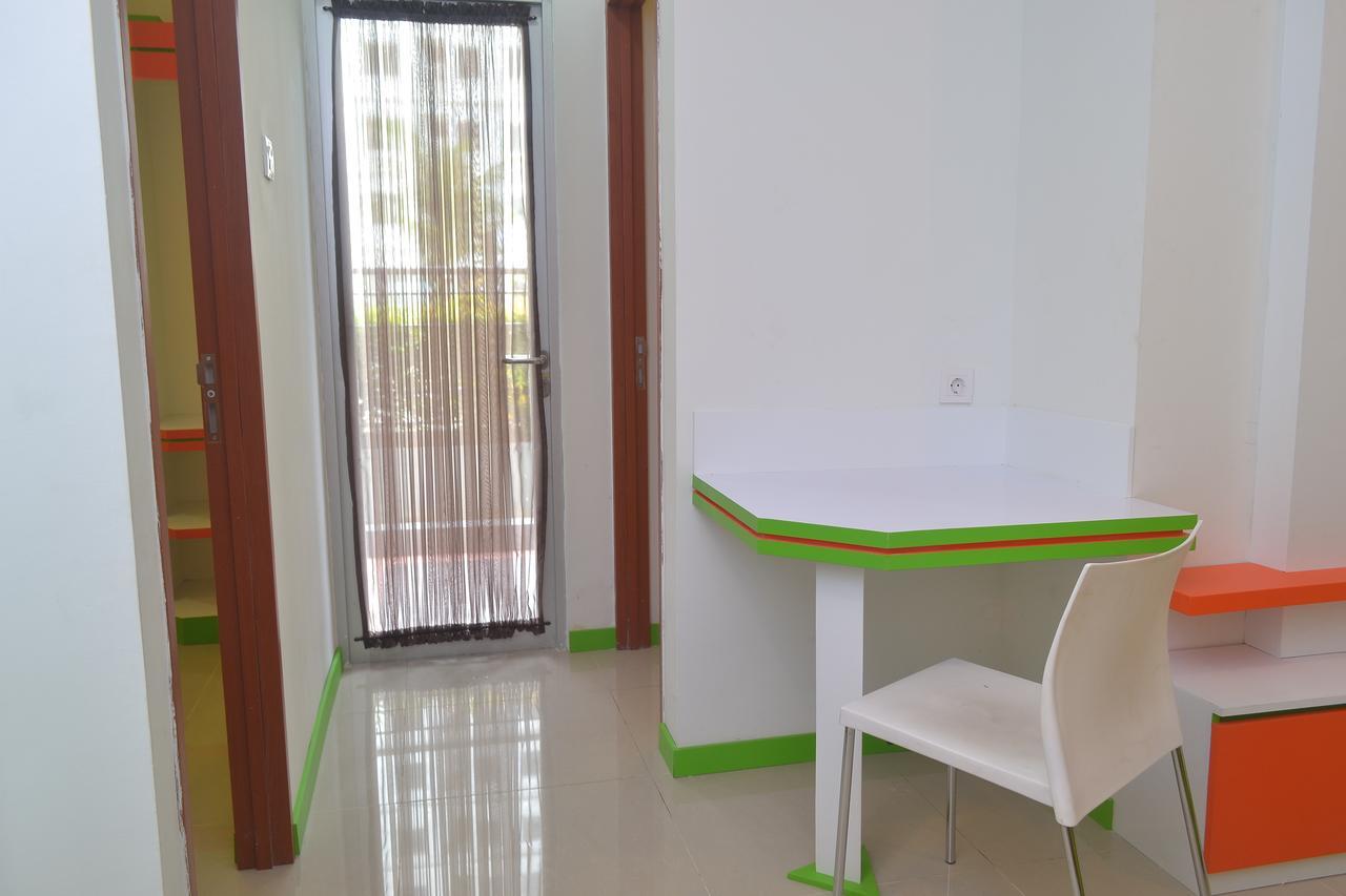 Titanium Express Homtel Hotel Джакарта Екстериор снимка