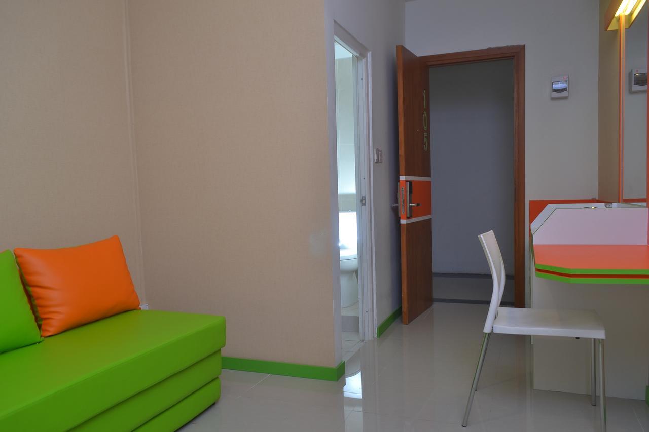 Titanium Express Homtel Hotel Джакарта Екстериор снимка